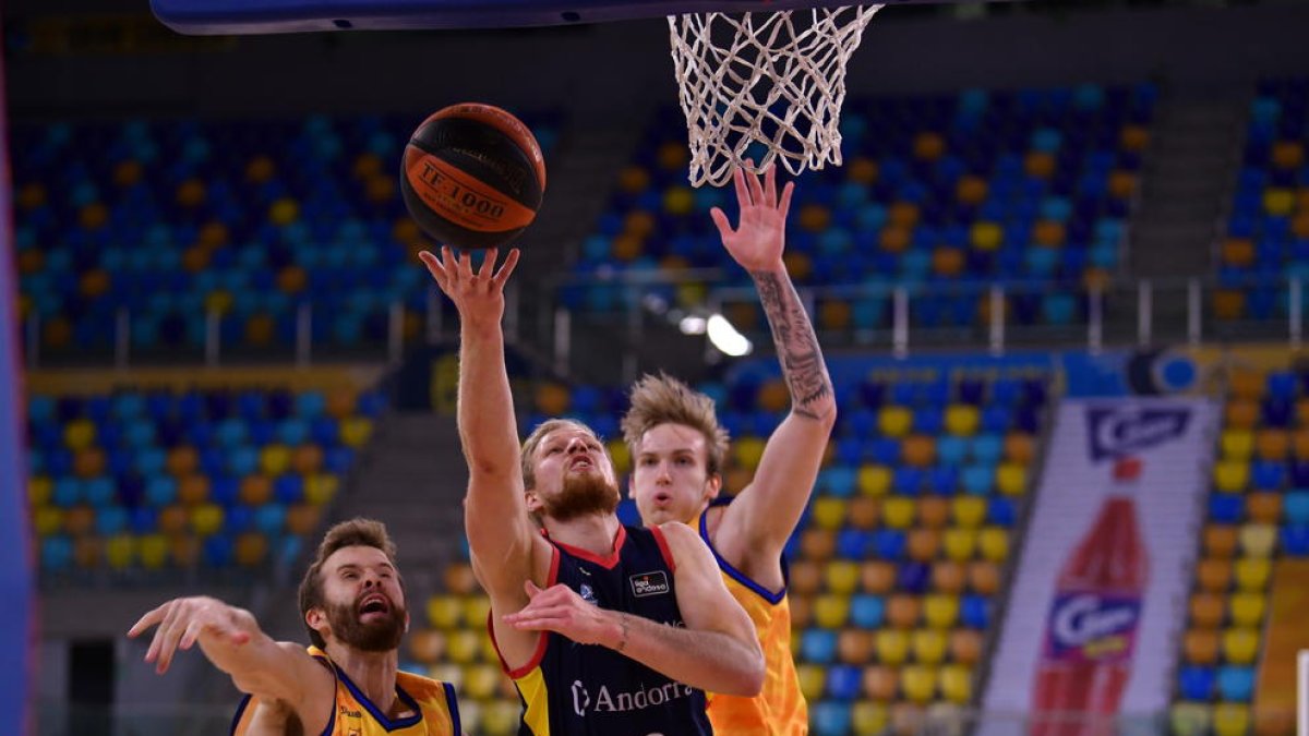 Triomf de prestigi del MoraBanc a Gran Canària (62-79)