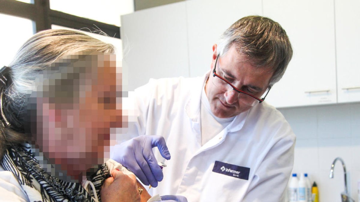 Salut preveu que el 40% de la població estarà vacunada la primavera del 2021