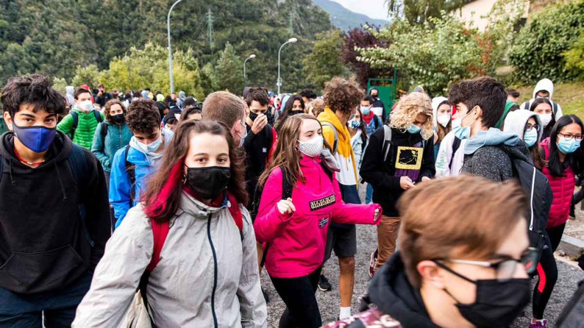 El Govern avalua l'entrada esglaonada a l'escola