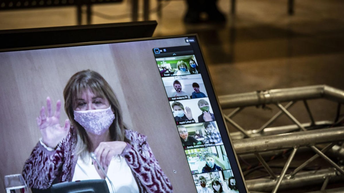 Un instant de la sessió constitutiva del Consell d'Infants d'avui.