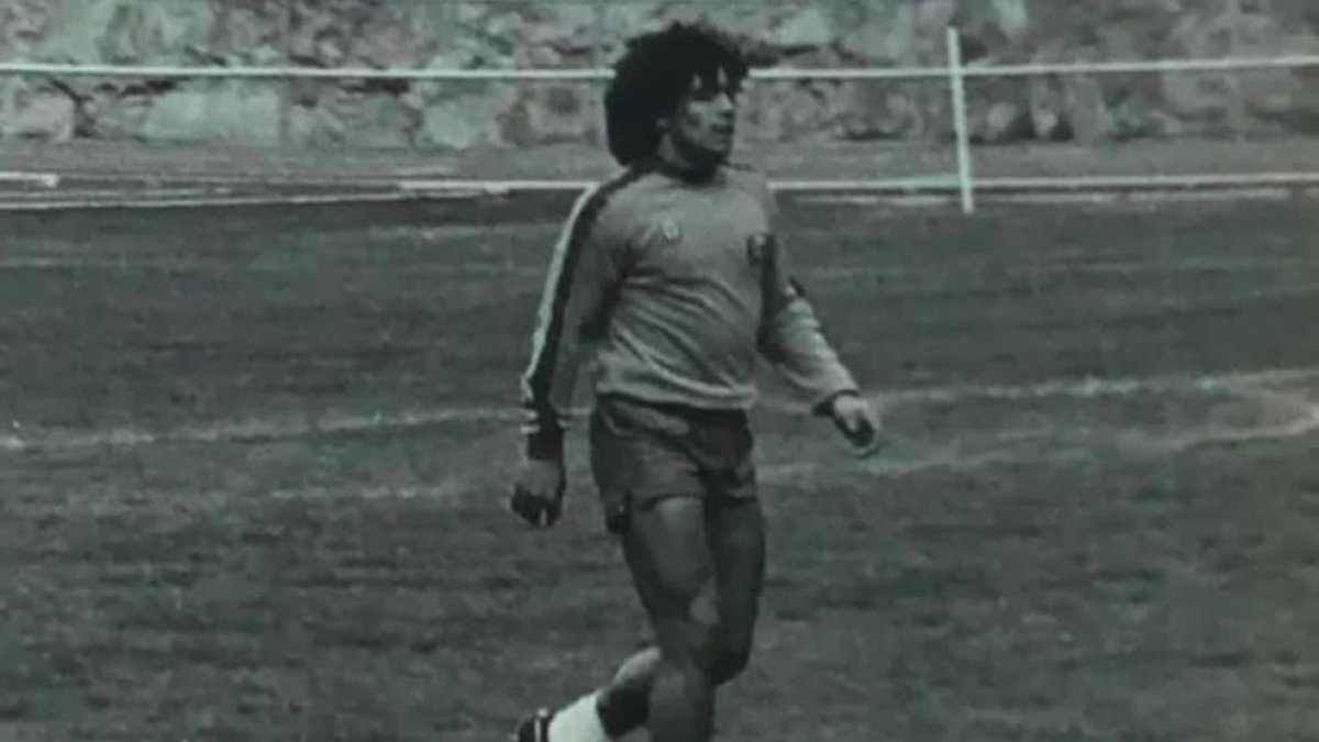 Maradona, en una imatge d'arxiu a l'Estadi Comunal