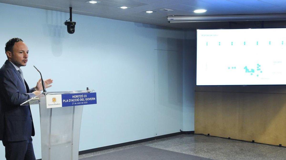 Xavier Espot durant la presentació del pla aquest migdia