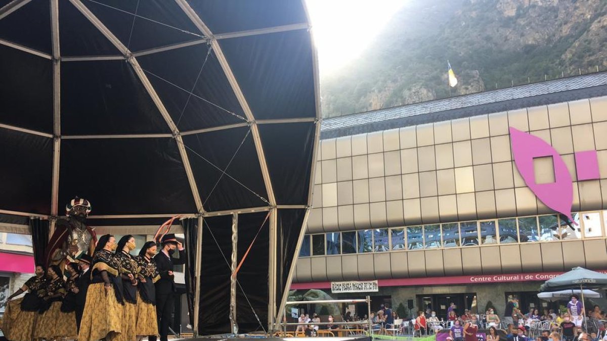 L'Esbart Lauredià interpretant el ball de La Marratxa