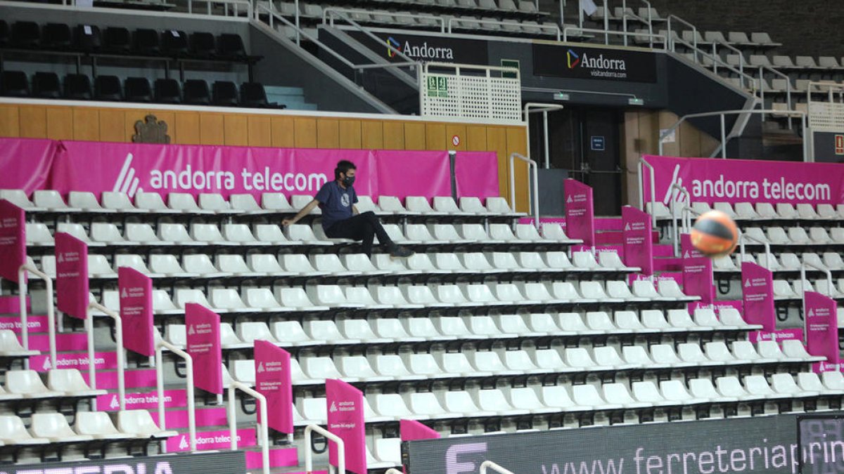 El debut del MoraBanc serà sense públic