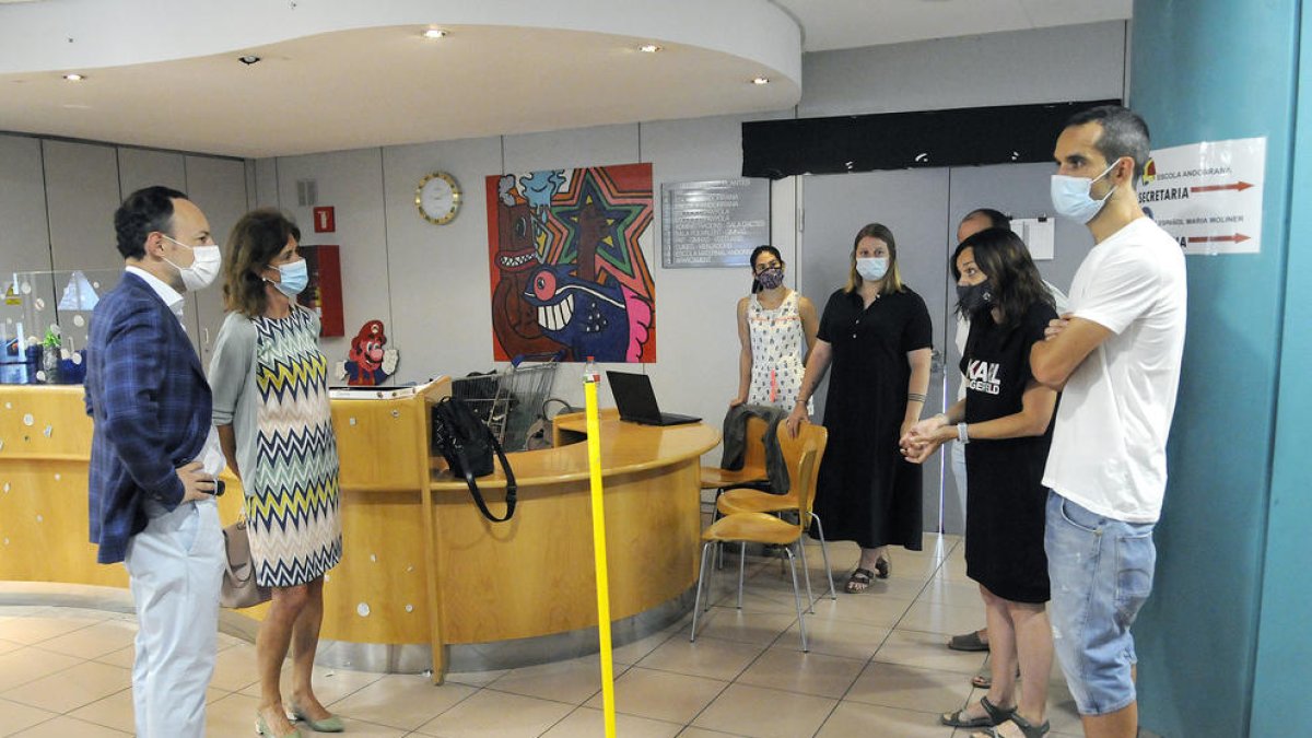 Xavier Espot i Ester Vilarrubla en la visita als docents