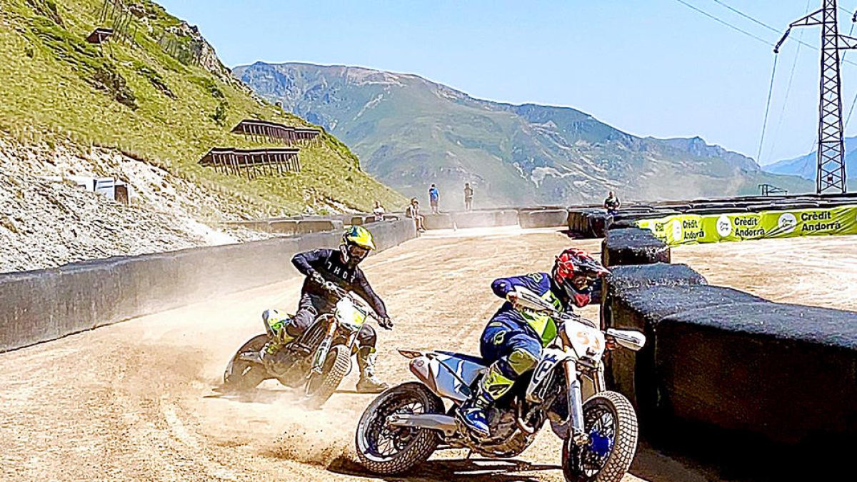Joan Mir i Tito Rabat estrenen el circuit de 'FLAT TRACK'