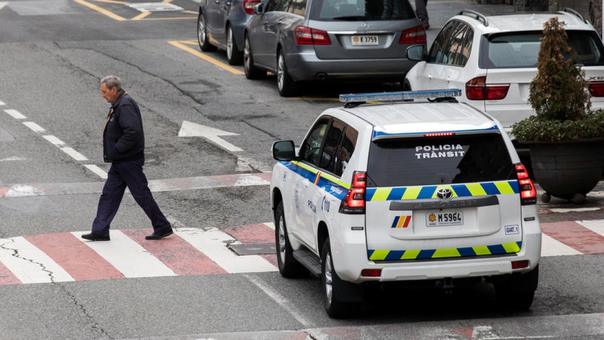 Detingut per saltar-se l'ordre d'allunyament i agredir l'exparella