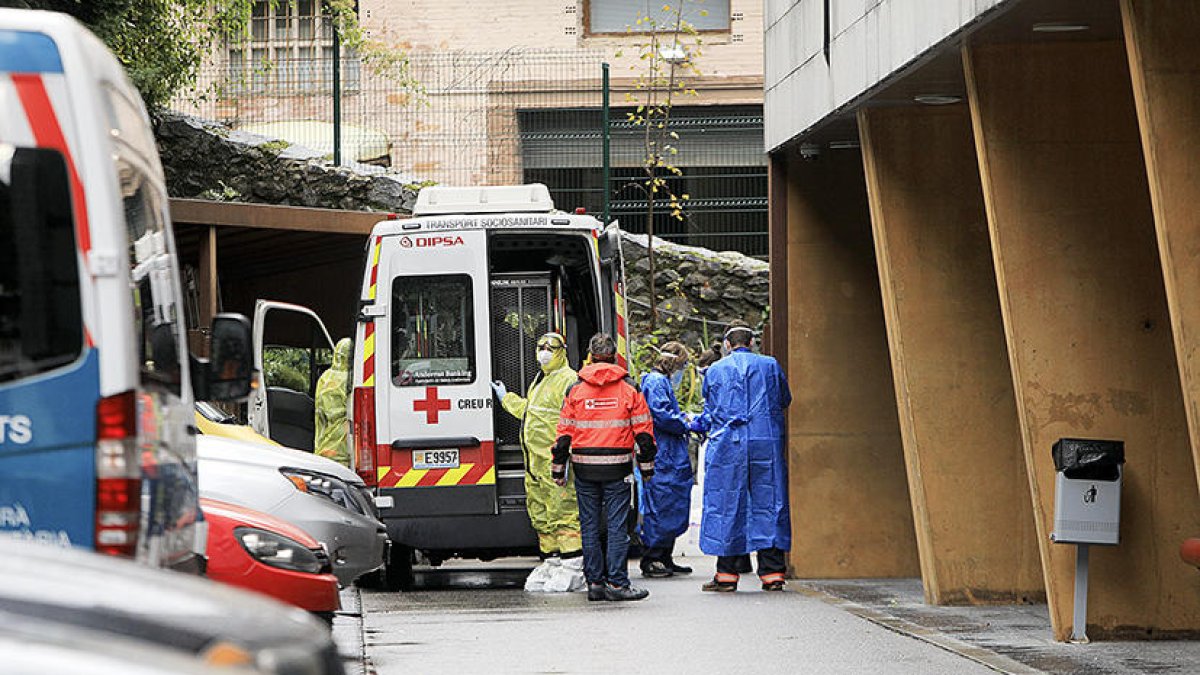 Alerta entre familiars de residents a El Cedre