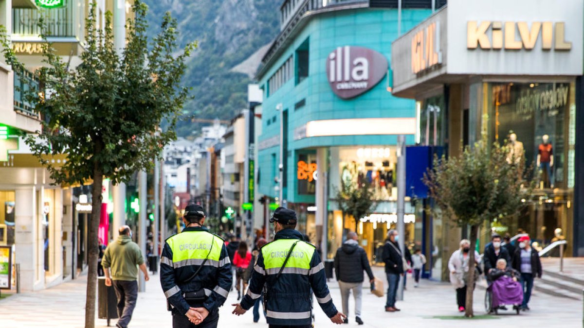 El Govern multarà qui se salti el confinament