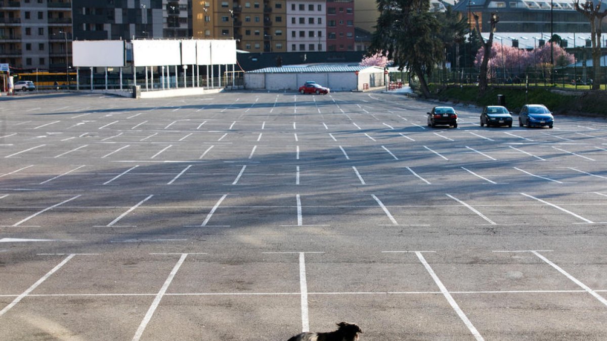 La recaptació als aparcaments públics cau 1,4 milions
