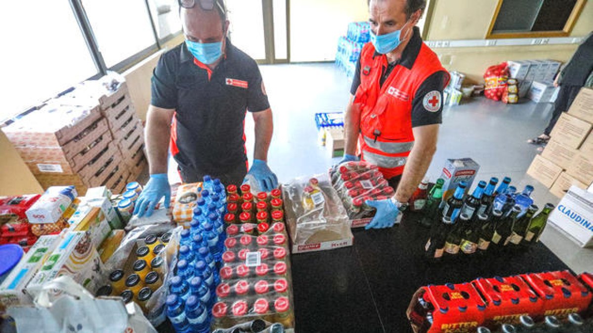 La Covid-19 multiplica els ajuts de Creu Roja i Càritas