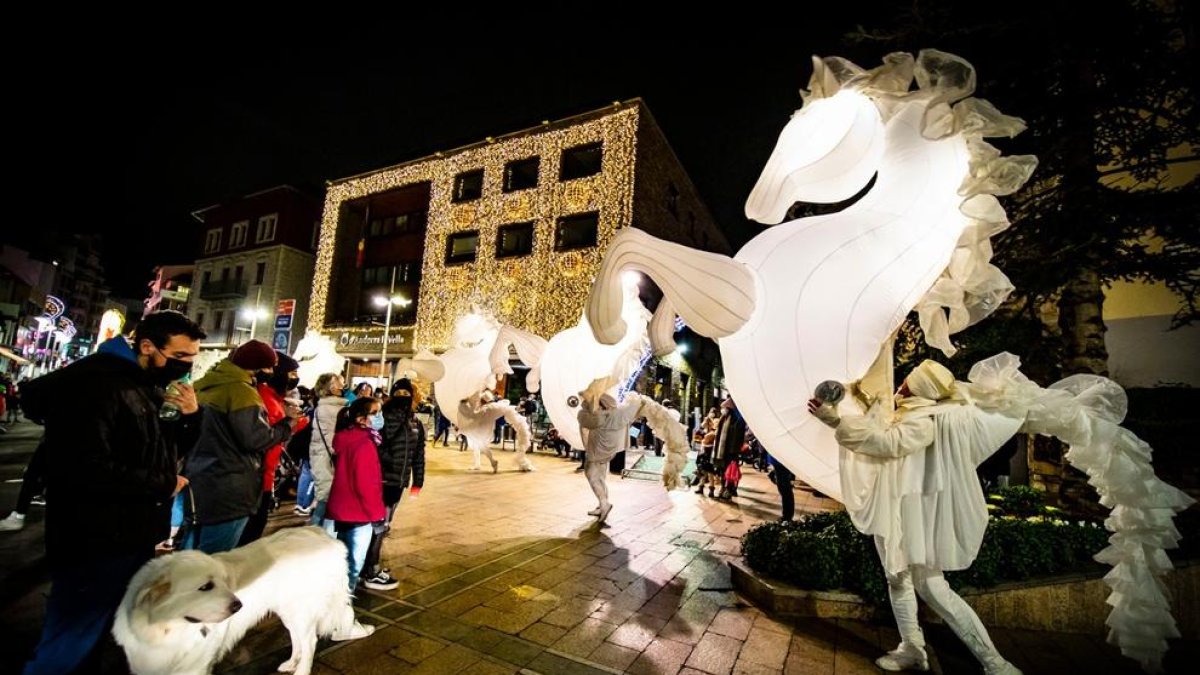 L'espectacle dels cavalls lluminosos