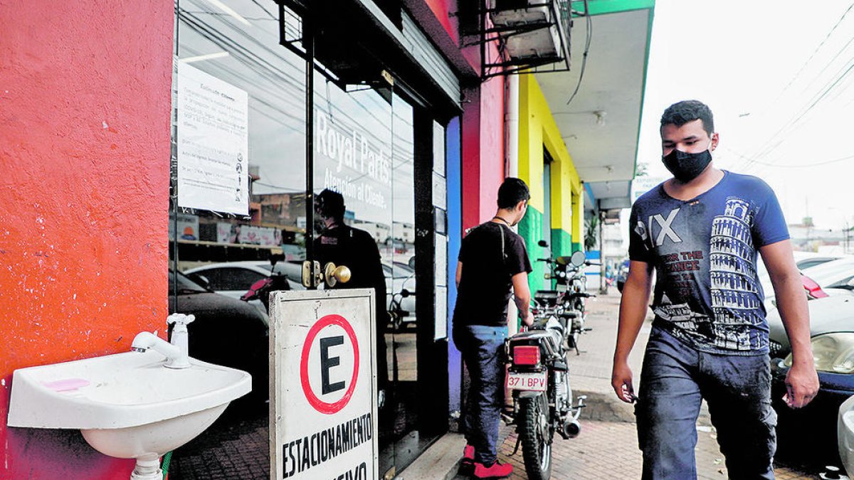 La UE creu que la vacuna pot estar a punt a final d'any