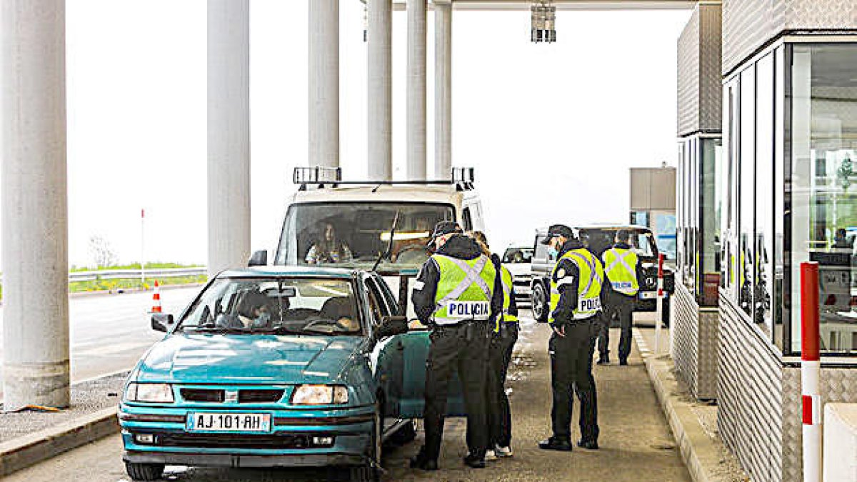Condemnada per traficar amb tabac andorrà