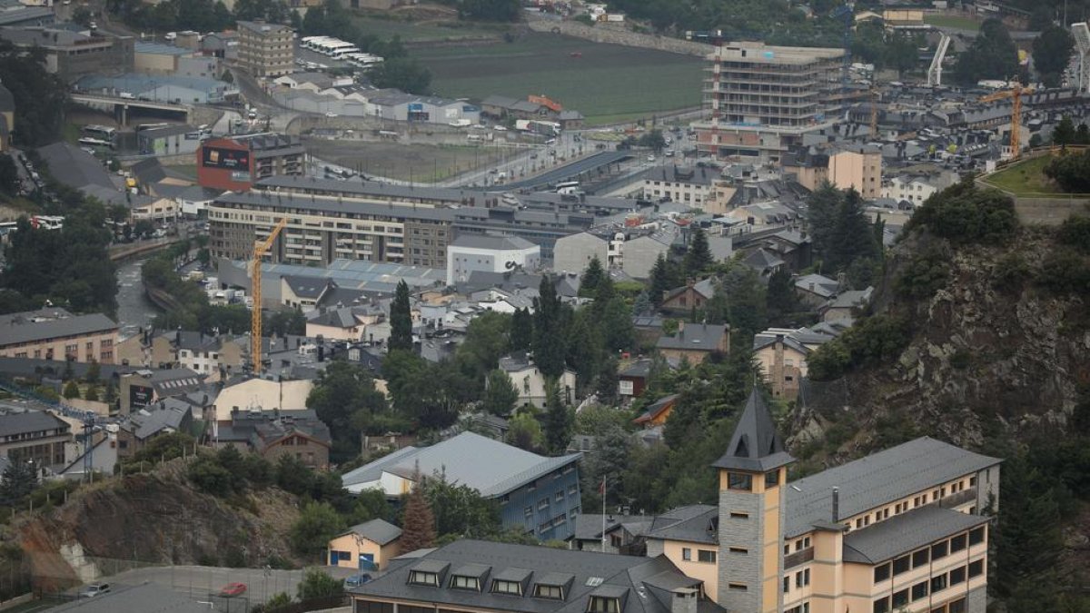 Dues noves aules confinades al Sant Ermengol i a l'andorrana de Primària