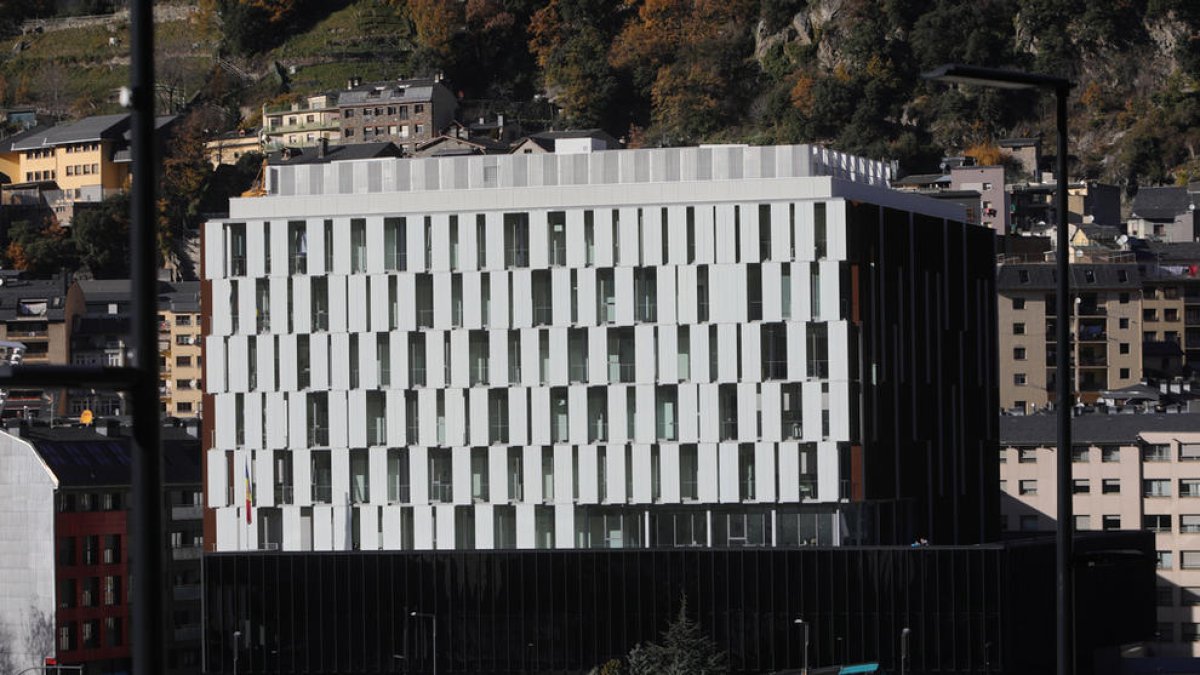 Una dona, víctima d'abusos sexuals, vol denunciar la Fiscalia per omissió del deure