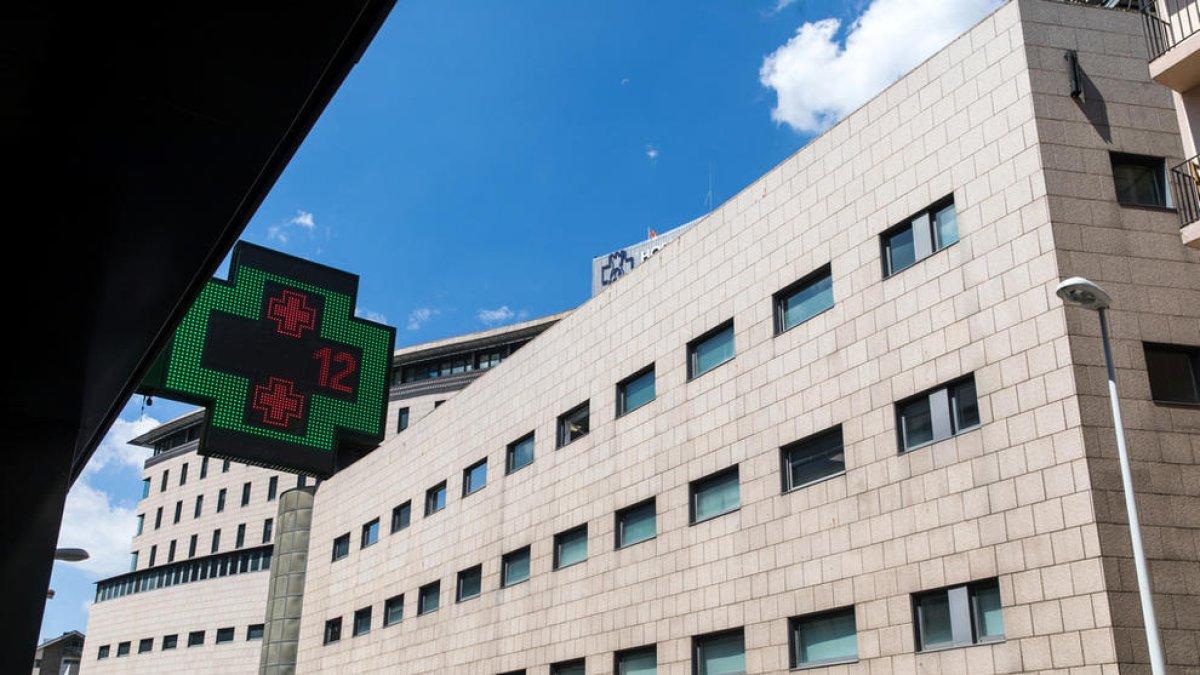 Ingressa un pacient de 40 anys per Covid-19