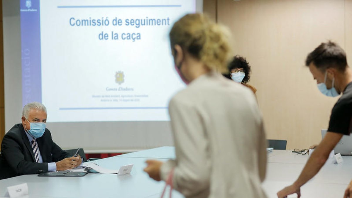 Reunió Comissió Seguiment de la Caça Sílvia Calvó, Josep Maria Cabanes