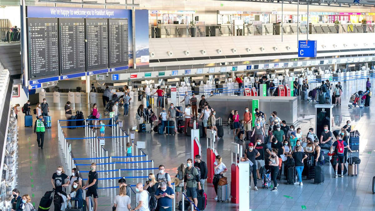 Govern vol que la UE valori abans de restringir la mobilitat les PCR que fa