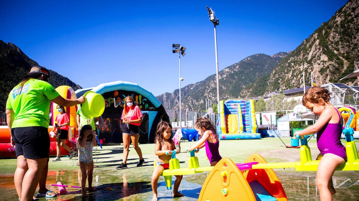 La capital tanca l'Aquaparc amb ganes de donar-li continuïtat