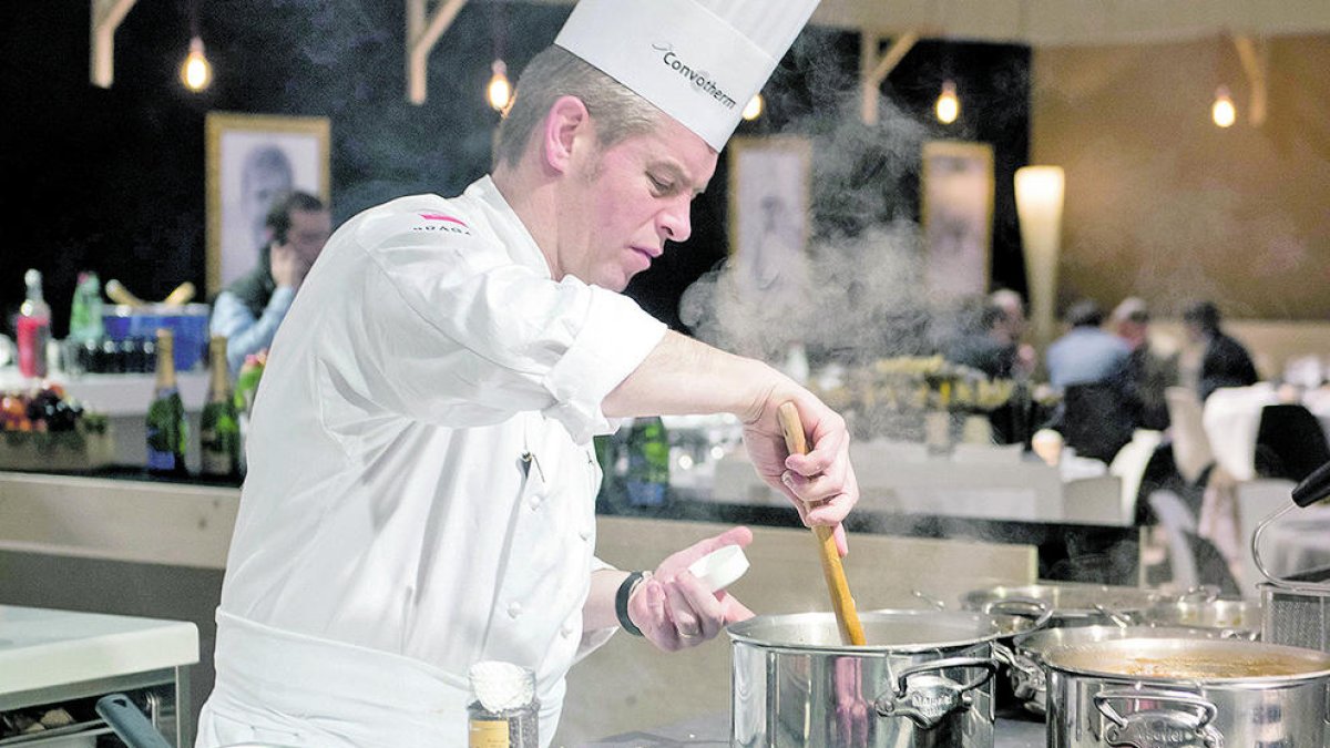 “El millor de ser cuiner és veure la gent feliç menjant”