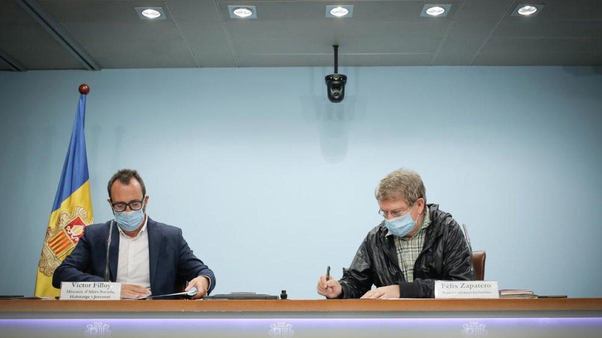 Víctor Filloy i Félix Zapatero han signat un conveni d'ajut a la gent gran