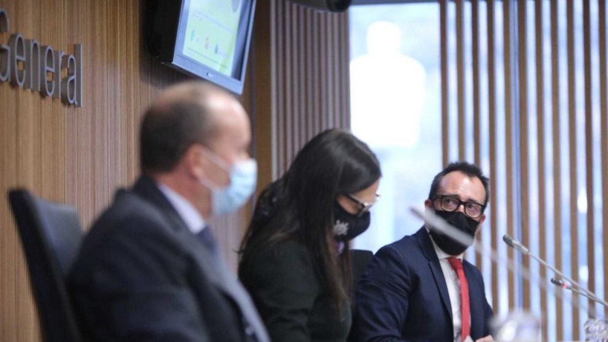 Controls antidroga amb gossos a les sortides de centres escolars