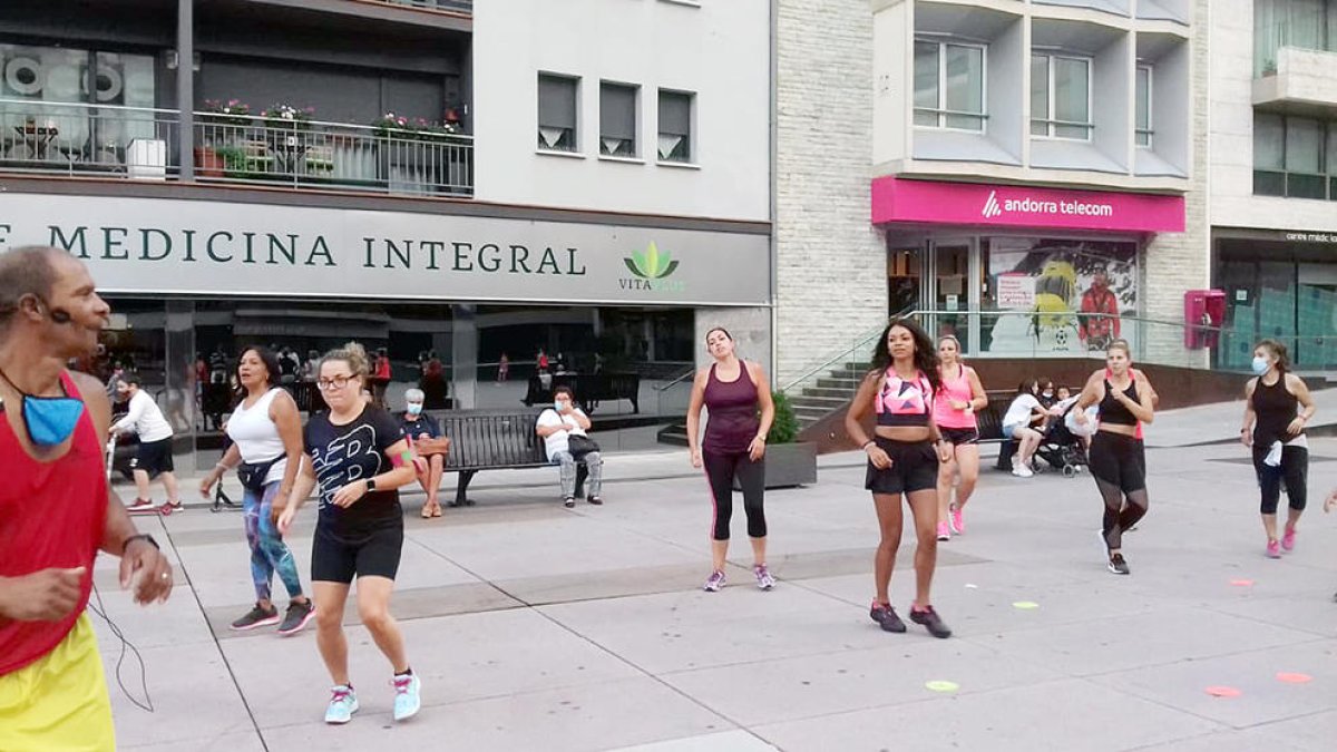 Sant Julià porta a terme una classe de cardioboxa