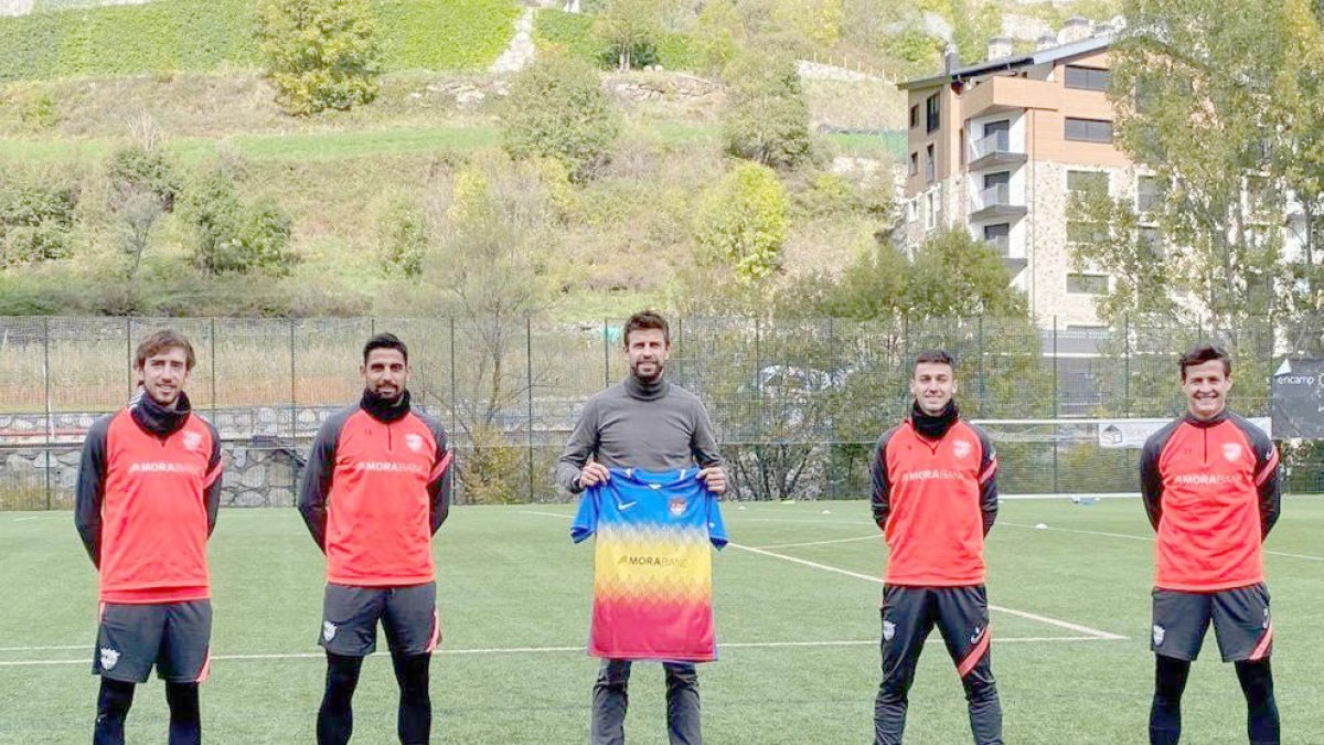 Gerard Piqué celebra el 78è aniversari de l'FC Andorra