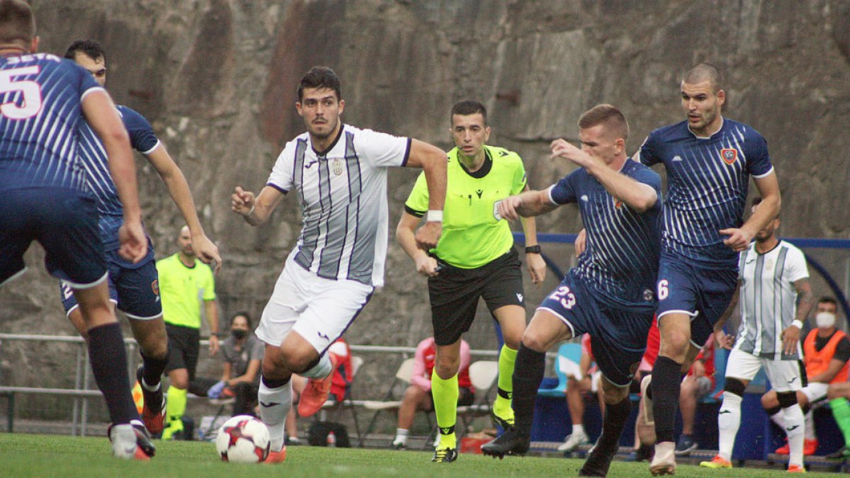 Quatre positius en el rival del Vall Banc