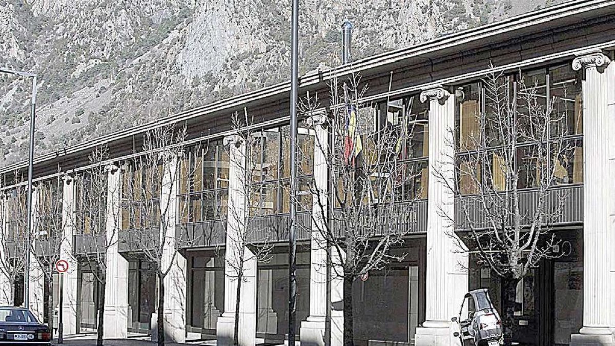 El centre de Formació d'Adults es traslladarà a l'edifici de les Columnes