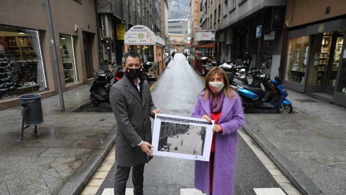 David Astrié i Conxita Marsol, al carrer Callaueta