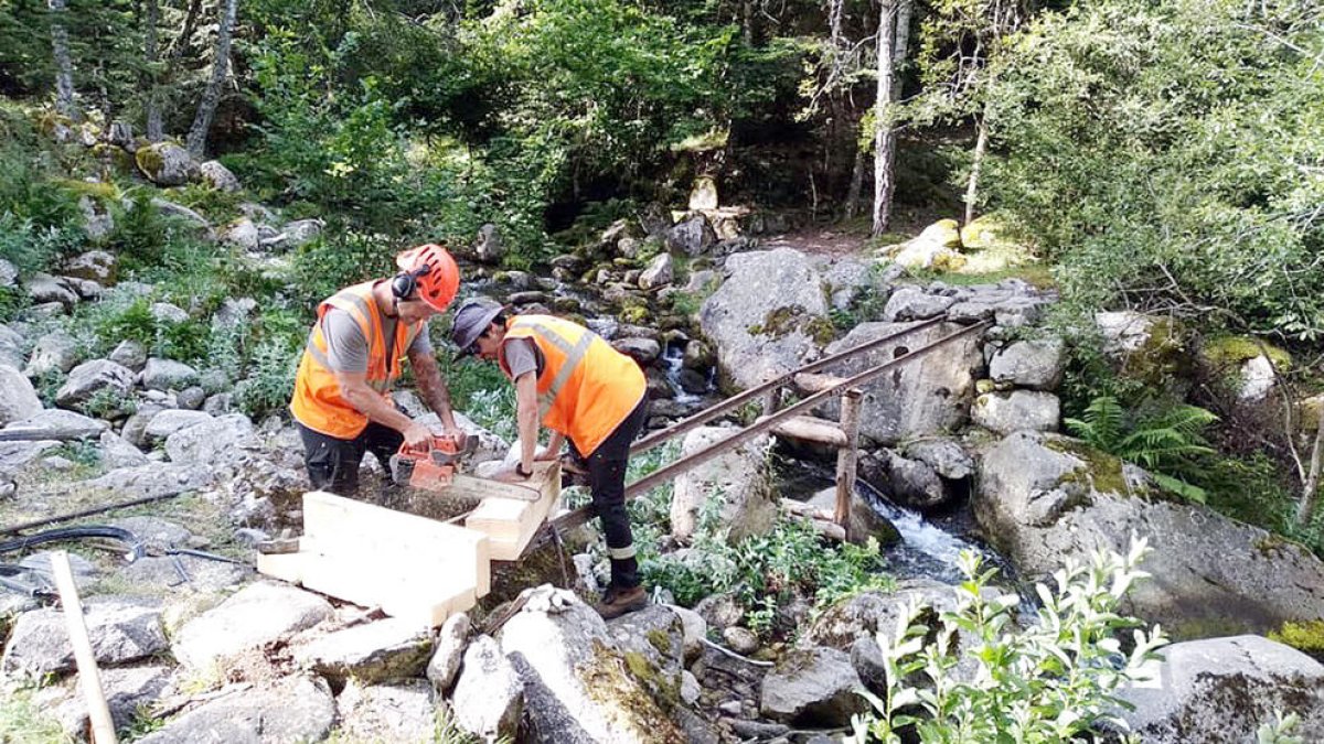 El comú d'Escaldes du a terme treballs de millora a camins i passarel·les de la parròquia