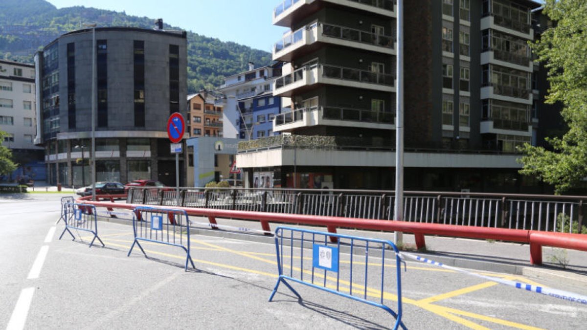 Canvi de la parada d'autobús de pont de Molines