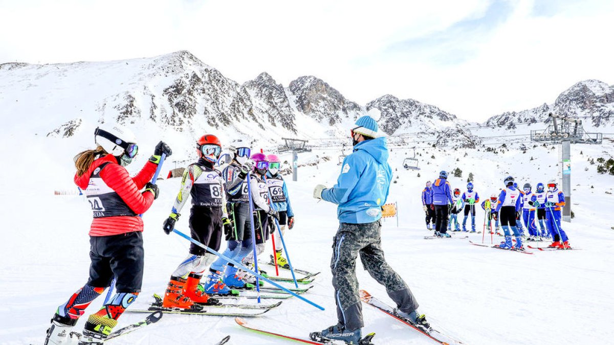 Els equips federats i els tecnificats tornen a l'activitat 
i els clubs ho faran el 23