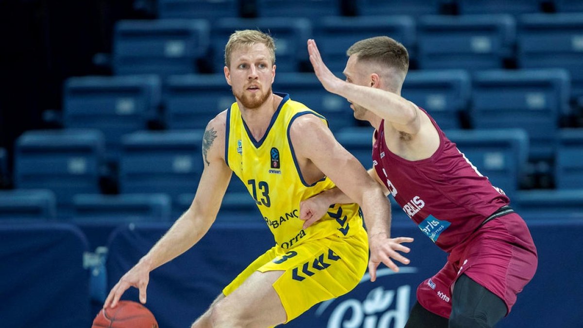 Hannah marca el camí al Top-16 (77-69)