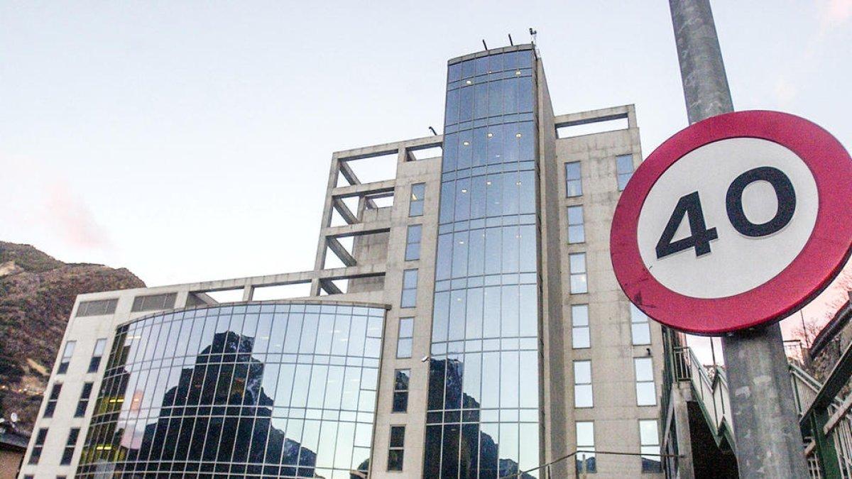 Llibertat provisional amb càrrecs per als menors acusats de la violació