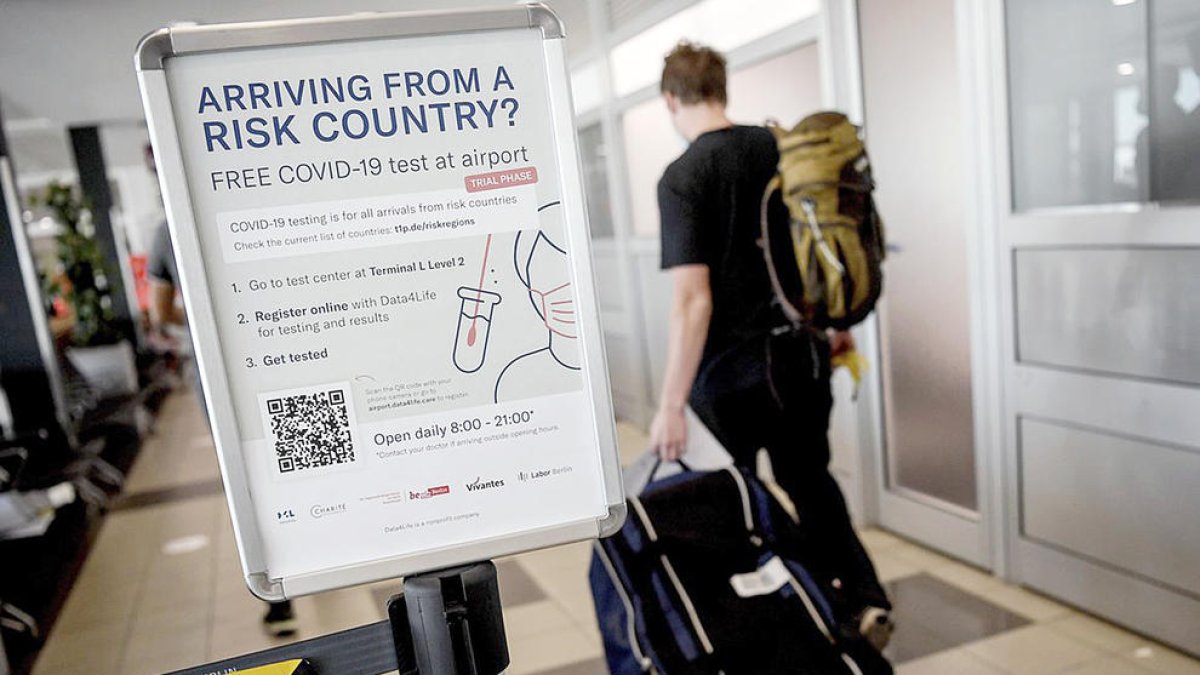 Una desena de països europeus imposen restriccions als andorrans