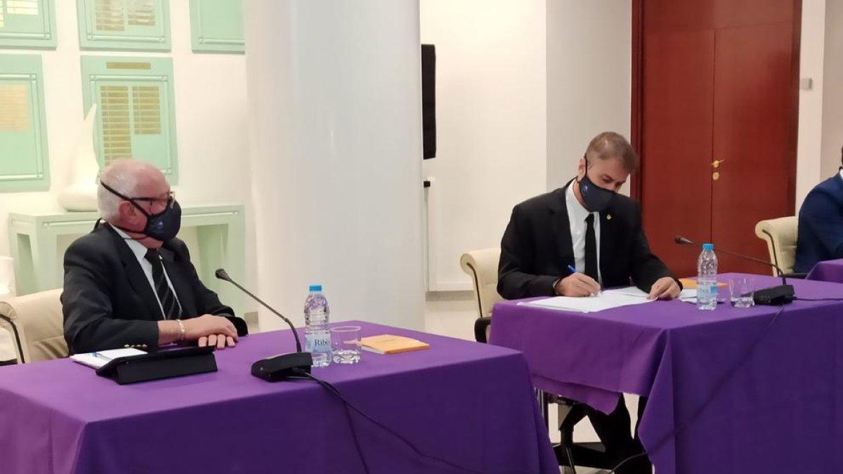 Enric Riba i David Rios en una sessió de comú d'Encamp