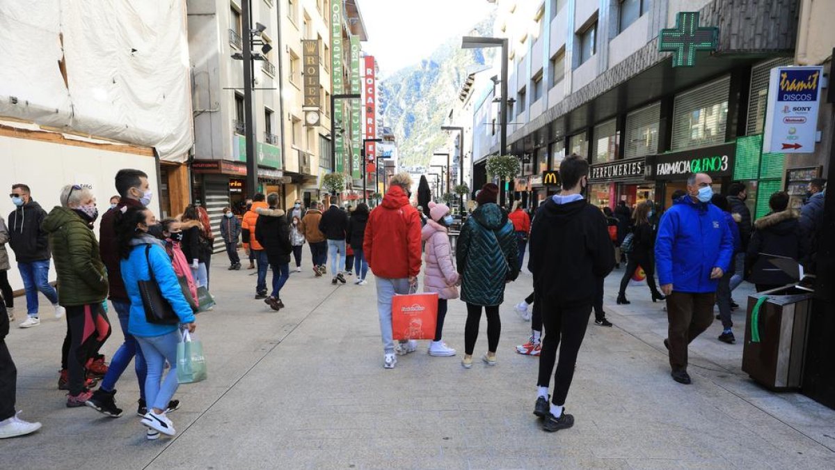 Turistes durant el pont del Pilar