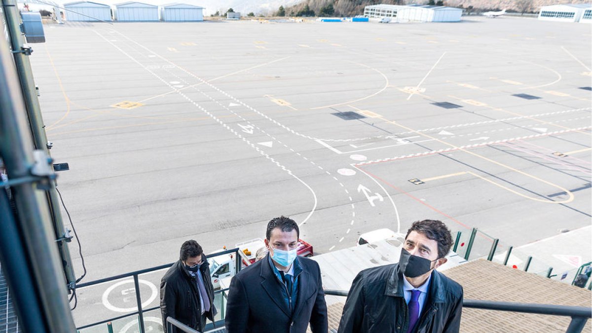 Vols regulars abans del juliol de l'any vinent