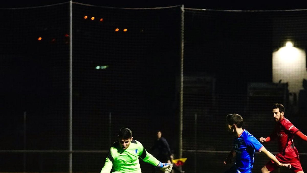 La igualtat es tradueix en un triple empat en el lideratge