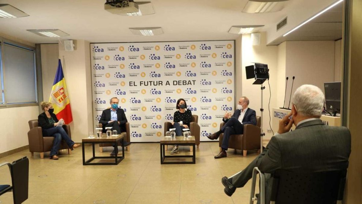 El comerç s'obre a finançar els tests Covid als turistes