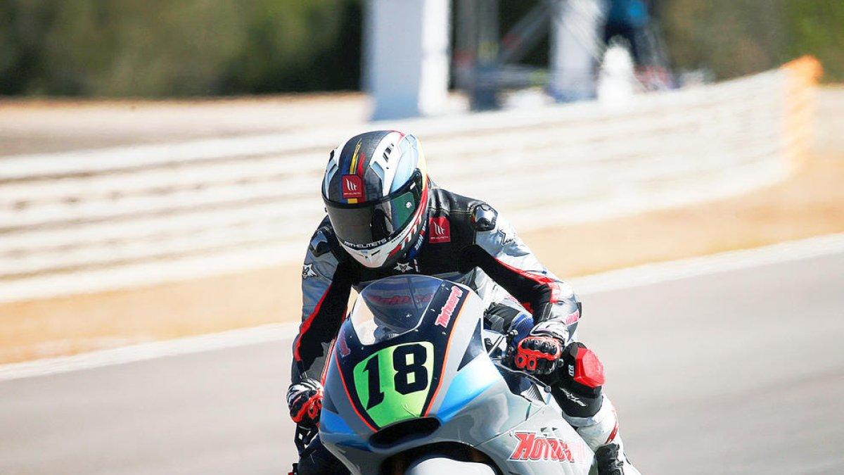 Una caiguda a la cinquena volta evita que Cardelús acabi lluitant pel Top-5 a Jerez