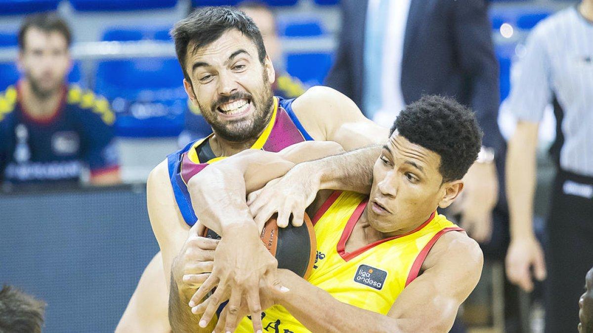 Lluita sense premi (82-71)