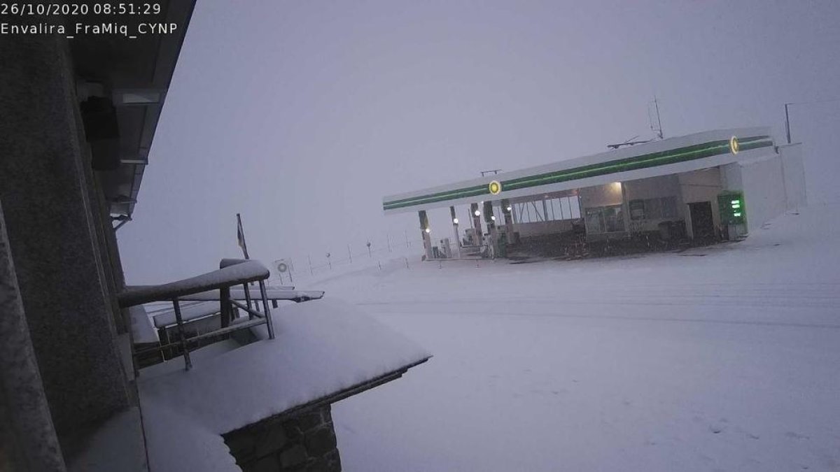 Una imatge d'aquest matí de la neu al Port d'Envalira