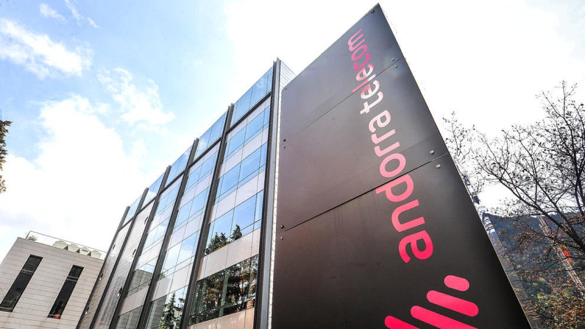 El tràfic d'internet creix en un 42,2 per cent respecte al mes de setembre de l'any passat