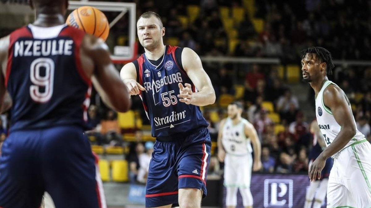 El MoraBanc fitxa al pivot Artsiom Parakhouski fins a final de temporada