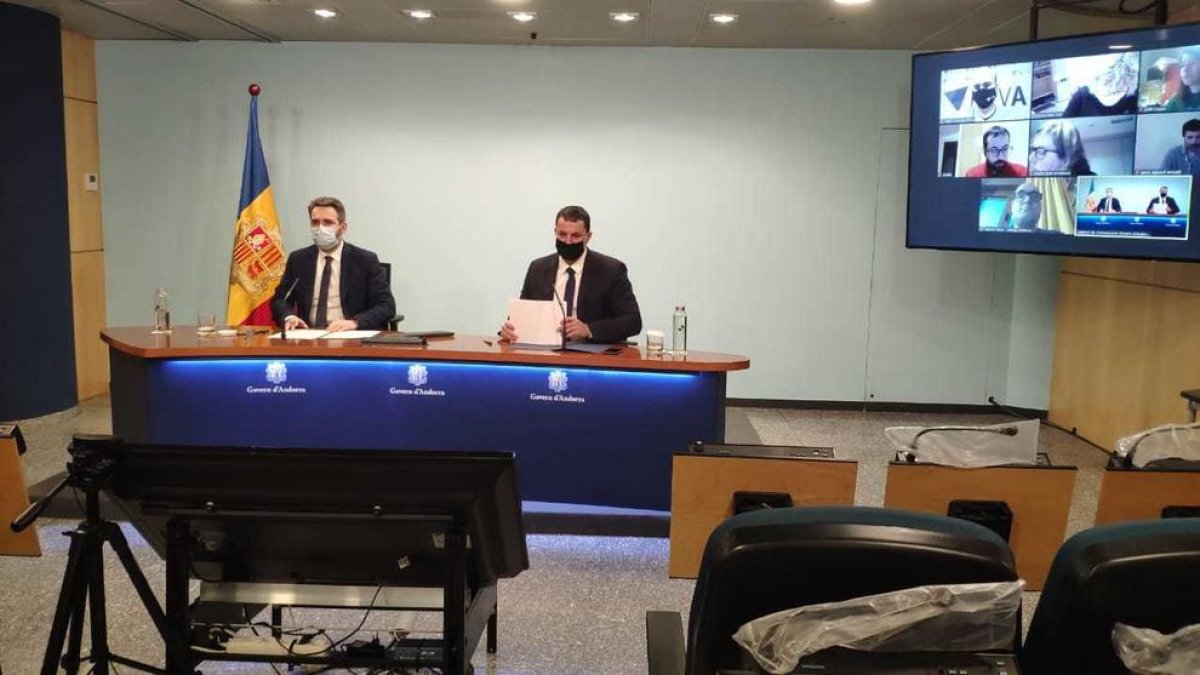 Els ministres Eric Joves i Jordi Gallardo, en la compareixença d'aquesta tarda