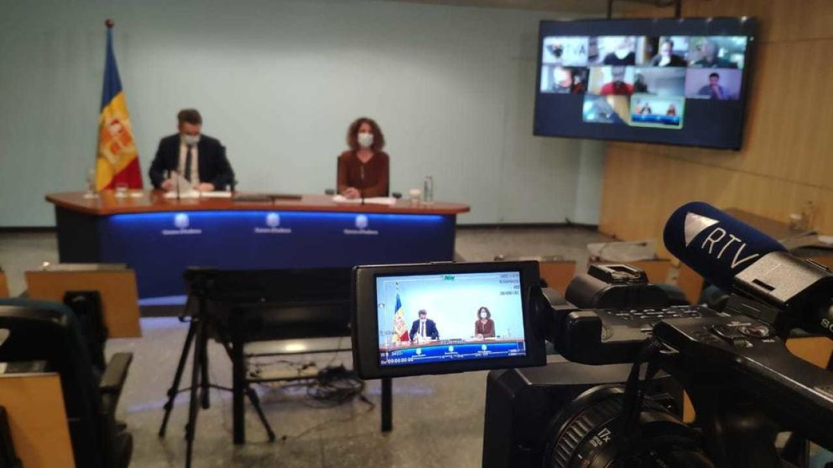 El ministre Jover i la doctora Sarroca aquesta tarda